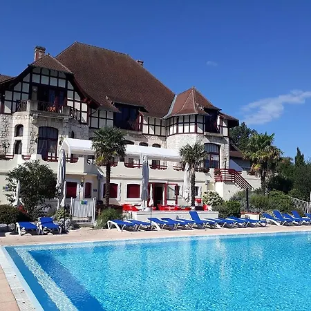 Holiday home Chateau Cazaleres